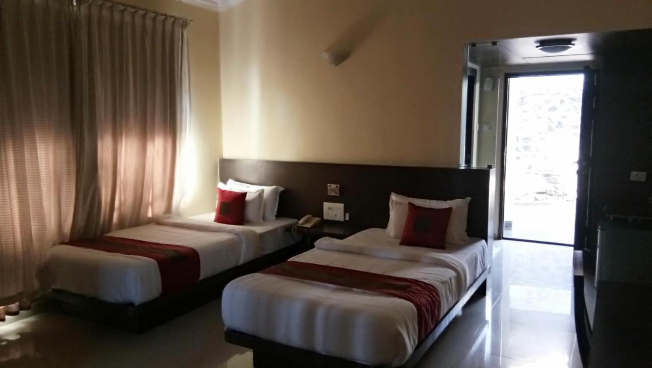 Caves County Resort Malegaon Экстерьер фото