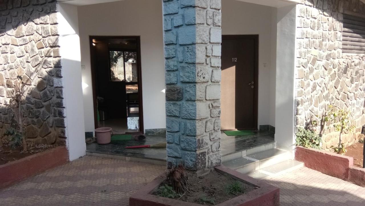 Caves County Resort Malegaon Экстерьер фото