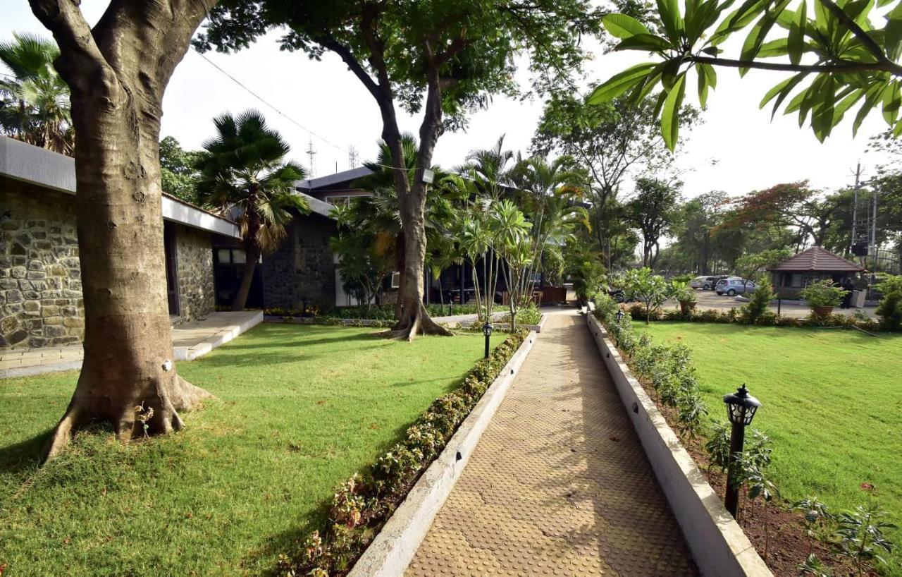 Caves County Resort Malegaon Экстерьер фото