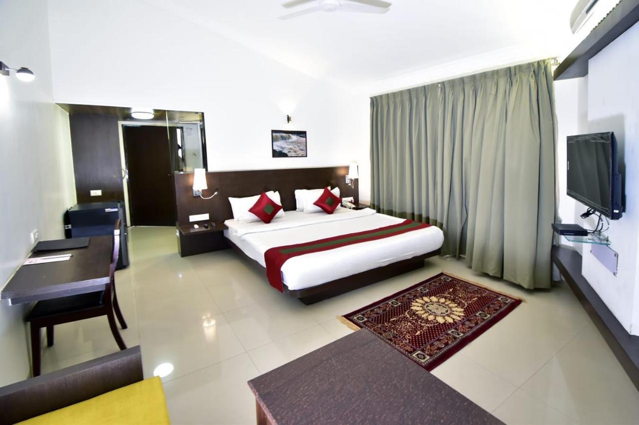Caves County Resort Malegaon Экстерьер фото