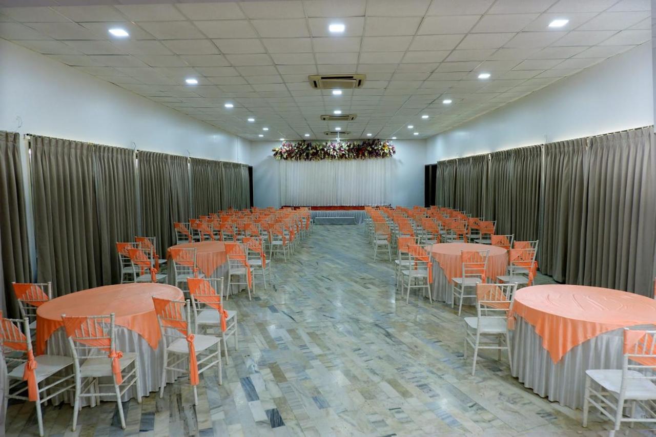 Caves County Resort Malegaon Экстерьер фото