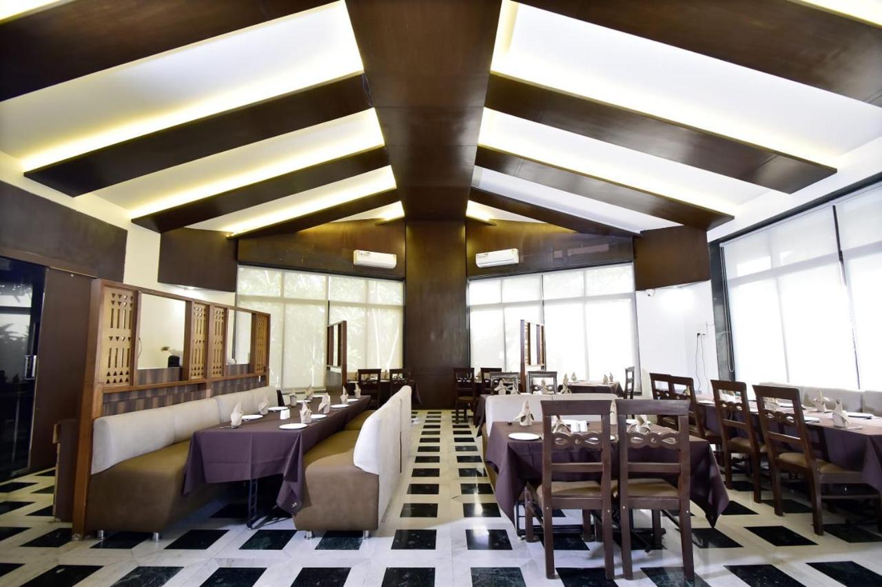 Caves County Resort Malegaon Экстерьер фото