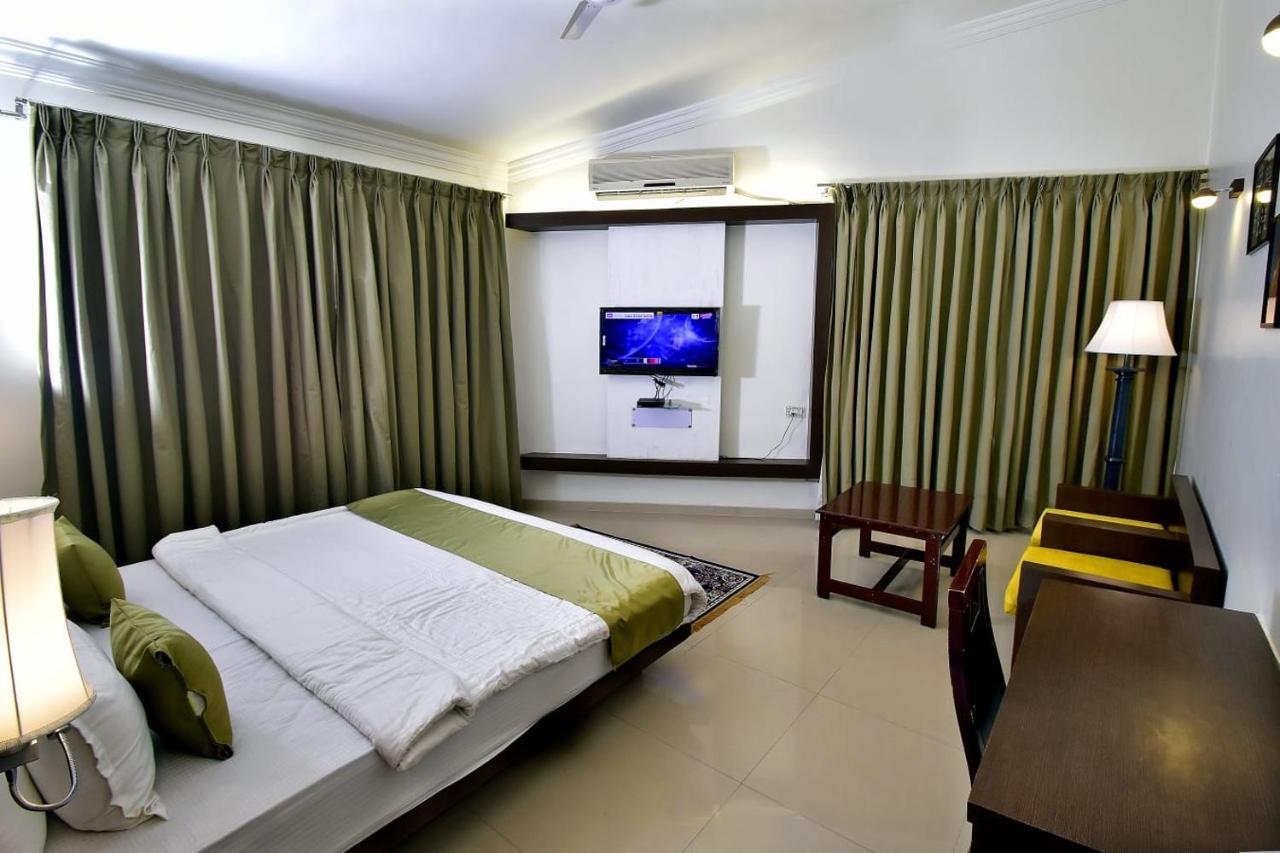 Caves County Resort Malegaon Экстерьер фото