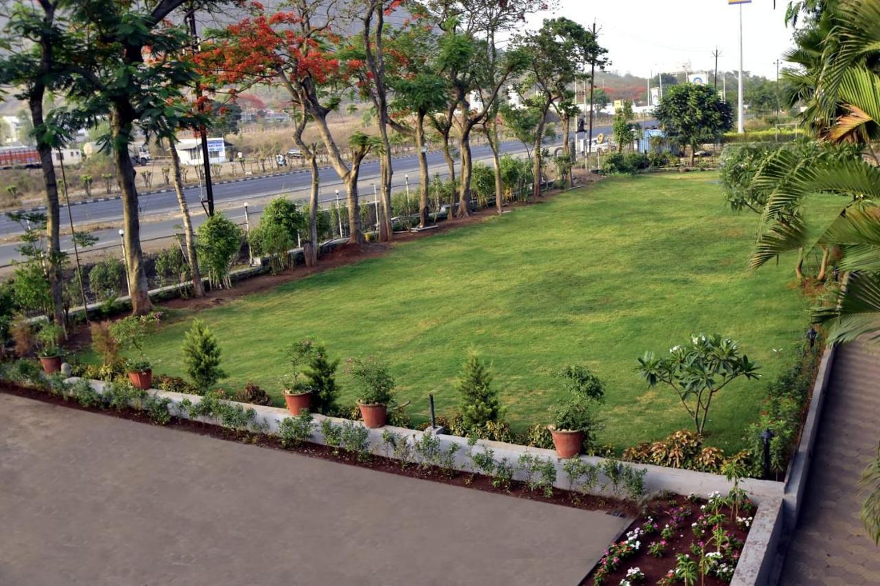 Caves County Resort Malegaon Экстерьер фото