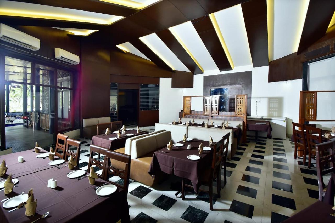 Caves County Resort Malegaon Экстерьер фото