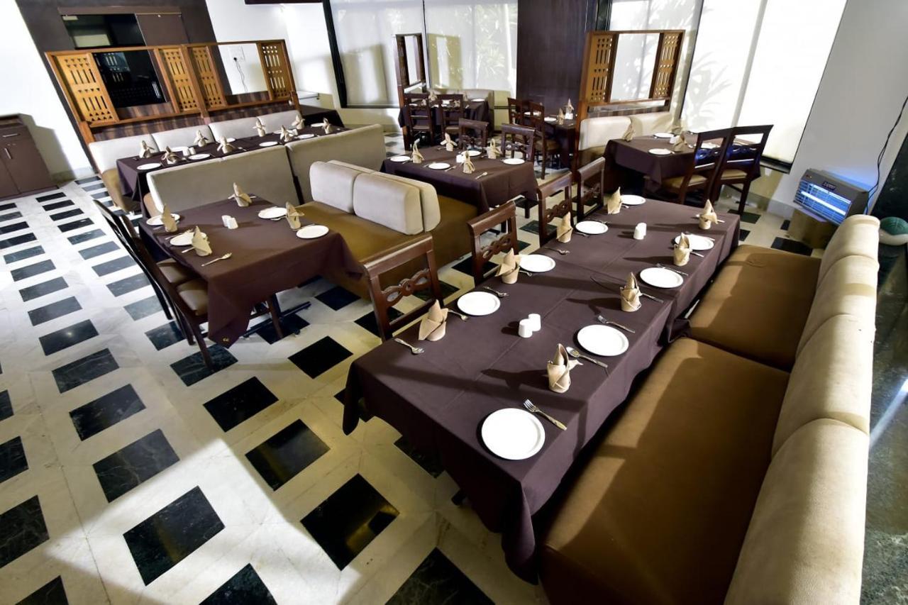 Caves County Resort Malegaon Экстерьер фото